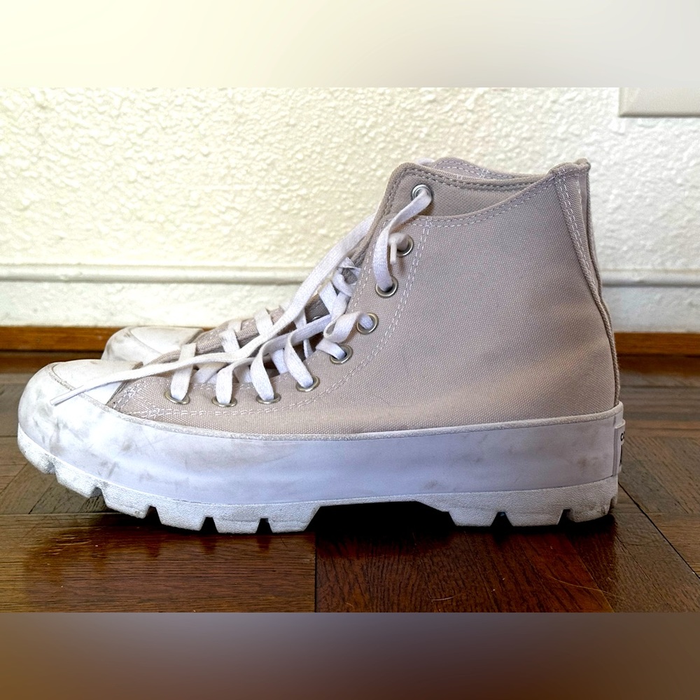 Converse Chuck Taylor lugged hi size 9.5